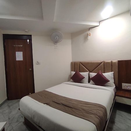 Hotel Earth Inn, Subhash Bridge, Rto Circle, Ahmedabad Exterior photo